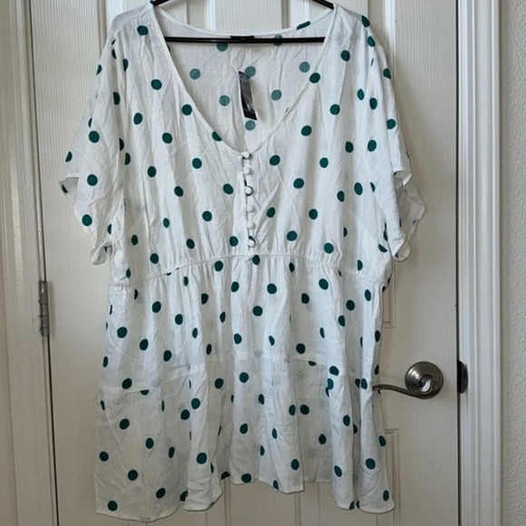 NWT Torrid Rayon Slub Tiered Buttoned-Front Top Polka Dot size 3X - Picture 6 of 11